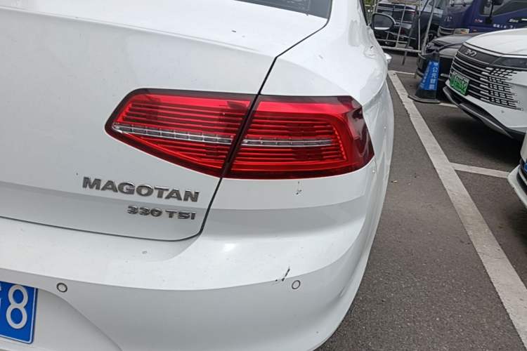 Used Volkswagen Magotan 2018 330TSI DSG Advanced Model Right Rear Taillight