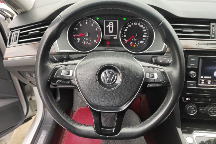 Used Volkswagen Magotan 2018 330TSI DSG Luxury Model Steering Wheel