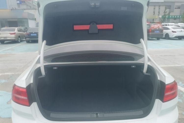Used Volkswagen Magotan 2018 330TSI DSG Luxury Model Trunk
