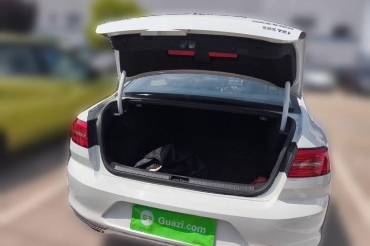 Used Volkswagen Magotan 2018 Facelift 330TSI DSG Luxury Model Trunk