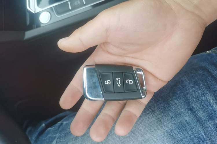 Used Volkswagen Magotan 2018 330TSI DSG Luxury Model Vehicle Key