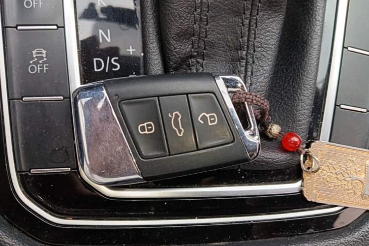 Used Volkswagen Magotan 2018 330TSI DSG Advanced Model Vehicle Key