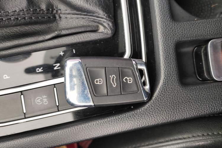 Used Volkswagen Magotan 2018 330TSI DSG Luxury Model Vehicle Key