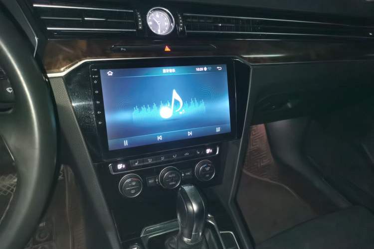 Used Volkswagen Magotan 2018 330TSI DSG Luxury Model Audio And AC Panel