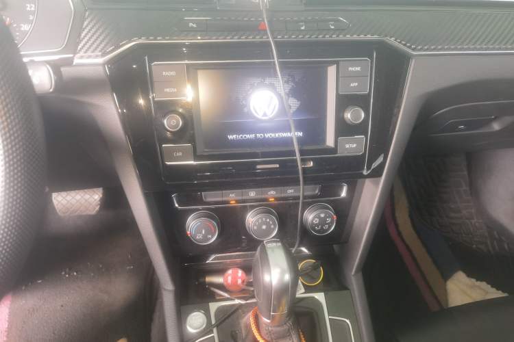 Used Volkswagen Magotan 2018 330TSI DSG Advanced Model Audio And AC Panel