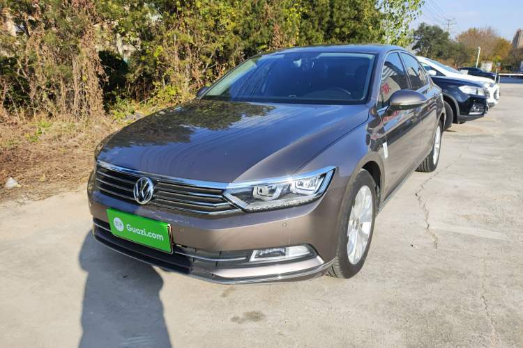 Used Volkswagen Magotan 2018 330TSI DSG Luxury Model Guazi used car, China used car export, Used car for sale, Used cars, Cheapest cars for sale