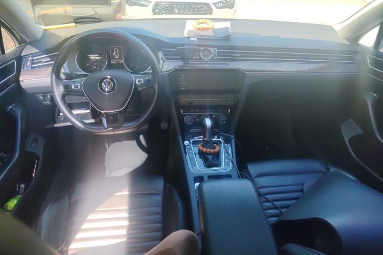 Used Volkswagen Magotan 2018 Facelift 330TSI DSG Luxury Model Center Console
