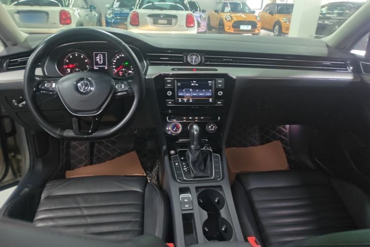 Used Volkswagen Magotan 2018 330TSI DSG Advanced Model Center Console