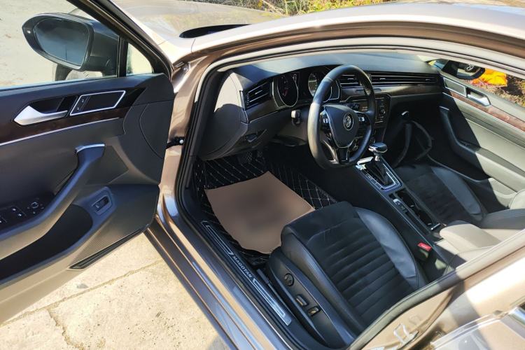 Used Volkswagen Magotan 2018 330TSI DSG Luxury Model Driver Seat