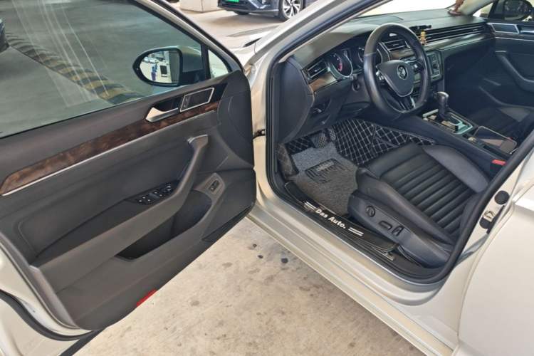Used Volkswagen Magotan 2018 Facelift 330TSI DSG Luxury Model Driver Seat