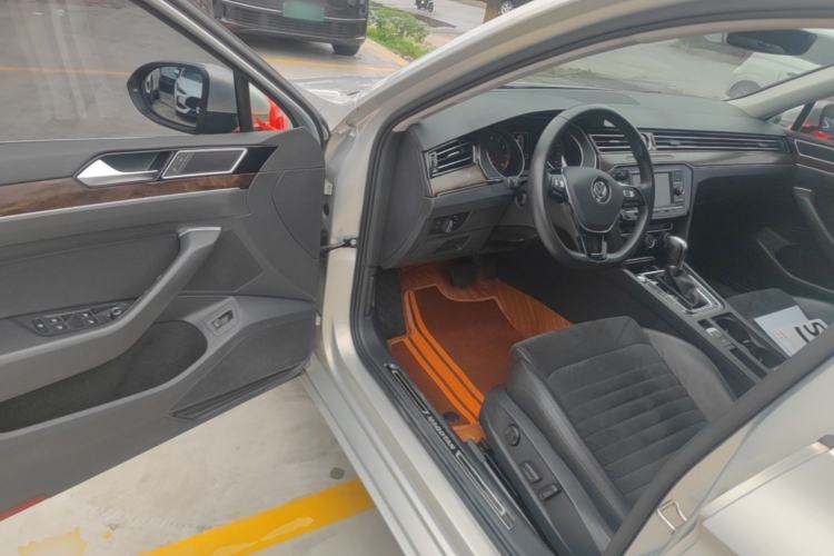Used Volkswagen Magotan 2018 330TSI DSG Luxury Model Driver Seat