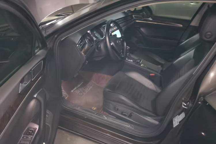Used Volkswagen Magotan 2018 330TSI DSG Luxury Model Driver Seat