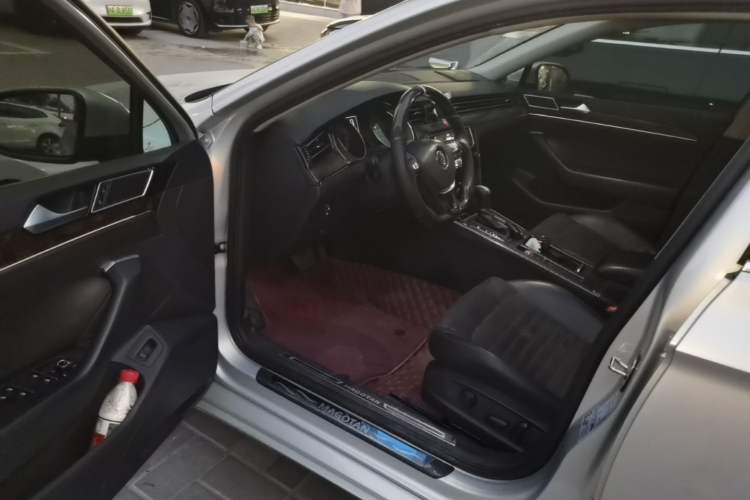 Used Volkswagen Magotan 2018 330TSI DSG Luxury Model Driver Seat