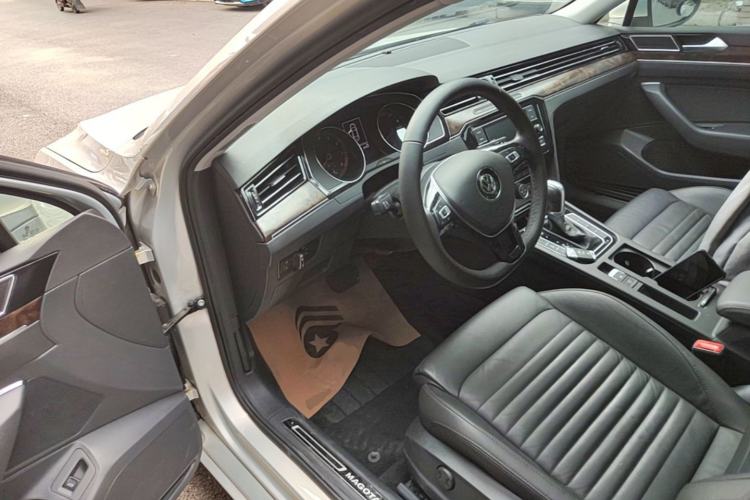 Used Volkswagen Magotan 2018 Facelift 330TSI DSG Luxury Model Driver Seat
