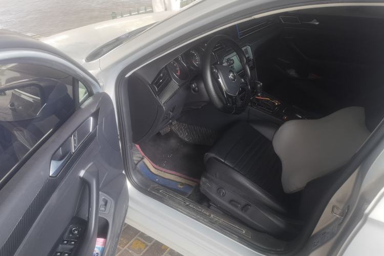 Used Volkswagen Magotan 2018 330TSI DSG Advanced Model Driver Seat