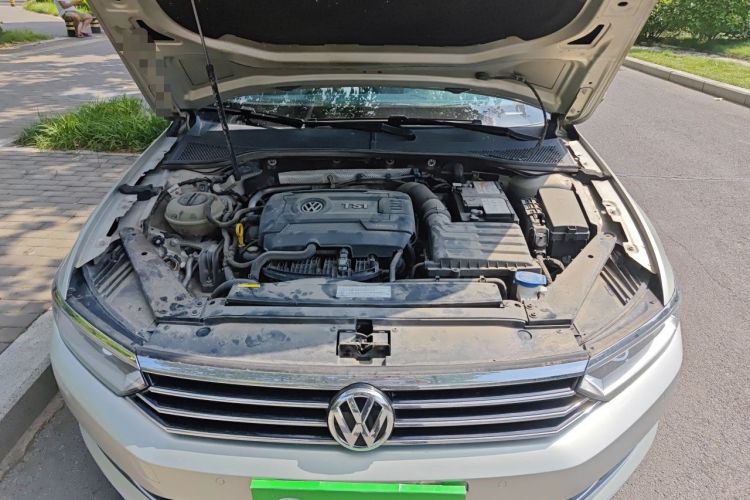 Used Volkswagen Magotan 2018 330TSI DSG Luxury Model Engine Bay