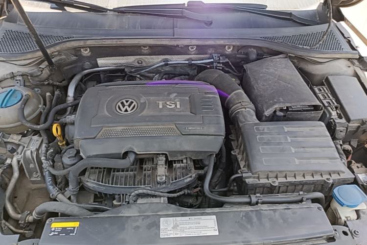 Used Volkswagen Magotan 2018 330TSI DSG Luxury Model Engine Bay