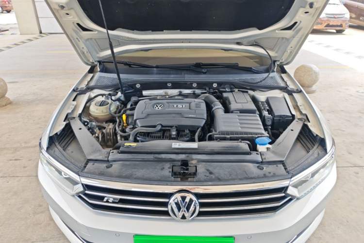 Used Volkswagen Magotan 2018 Facelift 330TSI DSG Luxury Model Engine Bay