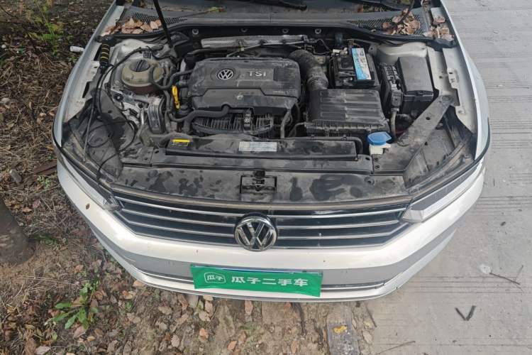 Used Volkswagen Magotan 2018 330TSI DSG Advanced Model Engine Bay