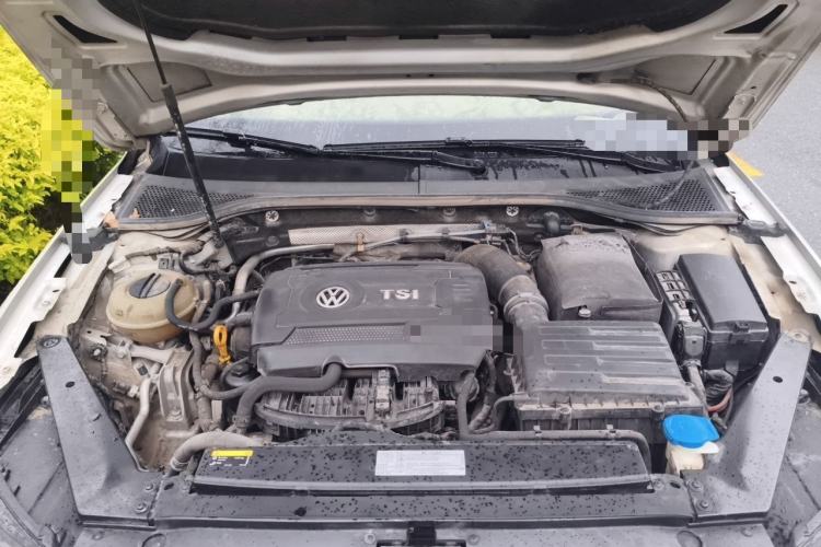 Used Volkswagen Magotan 2018 330TSI DSG Advanced Model Engine Bay