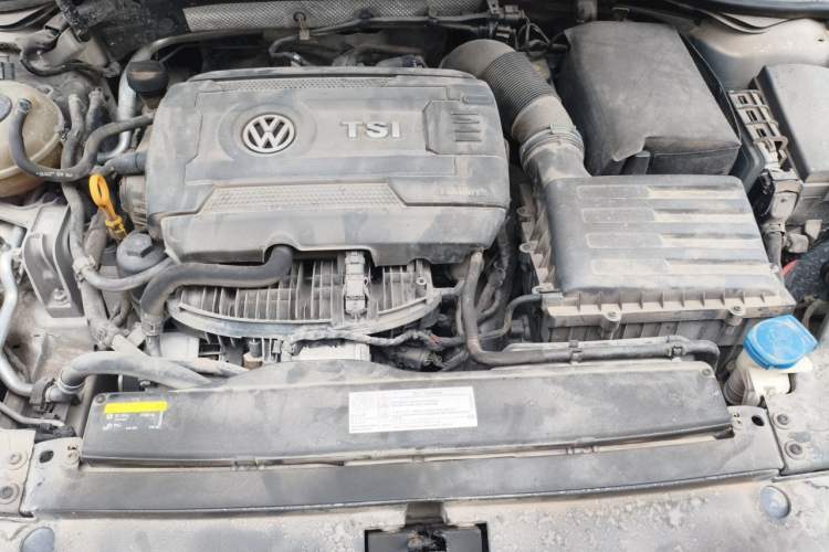 Used Volkswagen Magotan 2018 330TSI DSG Advanced Model Engine Bay