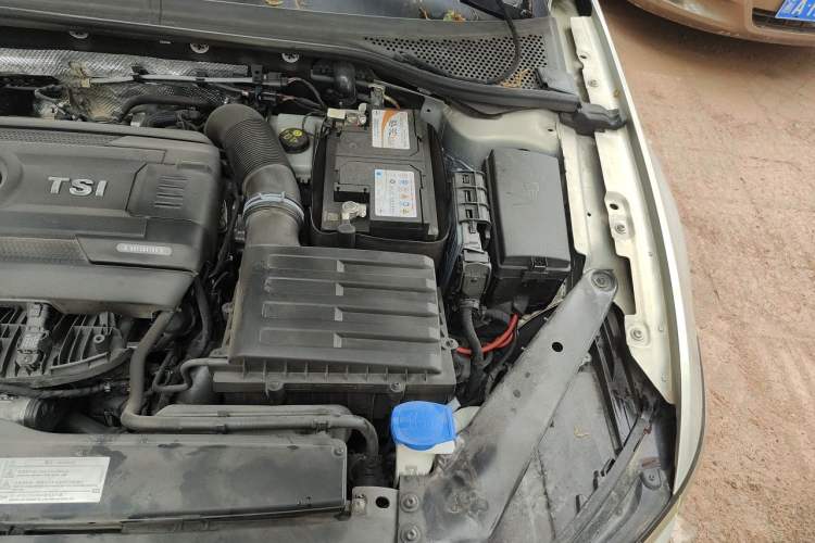 Used Volkswagen Magotan 2018 330TSI DSG Advanced Model Engine Bay Left