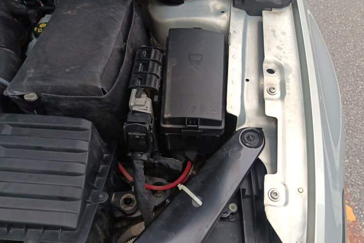 Used Volkswagen Magotan 2018 330TSI DSG Advanced Model Engine Bay Left