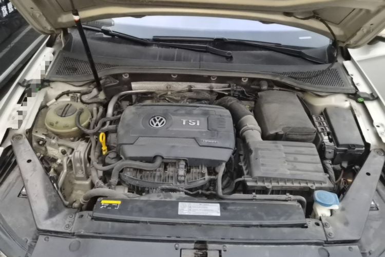 Used Volkswagen Magotan 2018 330TSI DSG Luxury Model Engine Bay