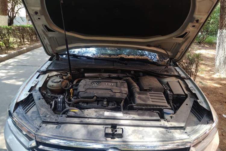 Used Volkswagen Magotan 2018 380TSI DSG Luxury Model Engine Bay