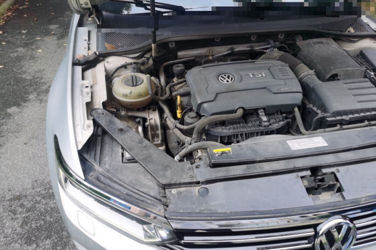 Used Volkswagen Magotan 2018 380TSI DSG Prestige Model Engine Bay Right