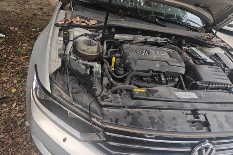 Used Volkswagen Magotan 2018 330TSI DSG Advanced Model Engine Bay Right