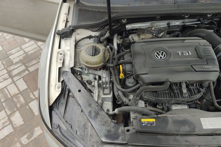 Used Volkswagen Magotan 2018 330TSI DSG Advanced Model Engine Bay Right