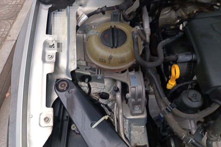 Used Volkswagen Magotan 2018 330TSI DSG Advanced Model Engine Bay Right