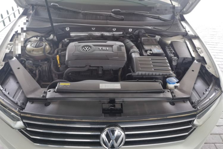Used Volkswagen Magotan 2018 330TSI DSG Advanced Model Engine Bay