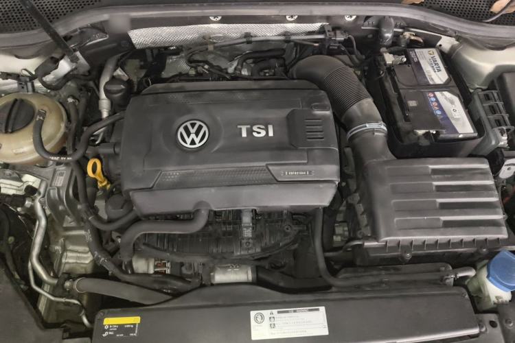 Used Volkswagen Magotan 2018 330TSI DSG Advanced Model Engine Bay
