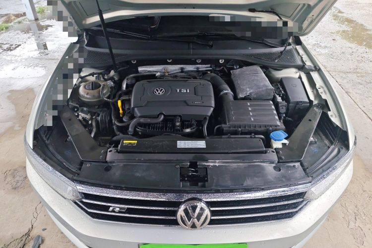 Used Volkswagen Magotan 2018 330TSI DSG Luxury Model Engine Bay