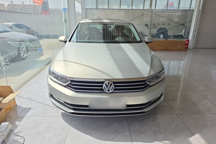 Used Volkswagen Magotan 2018 Facelift 330TSI DSG Luxury Model Exterior 1