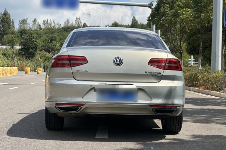 Used Volkswagen Magotan 2018 Facelift 330TSI DSG Luxury Model Exterior 4