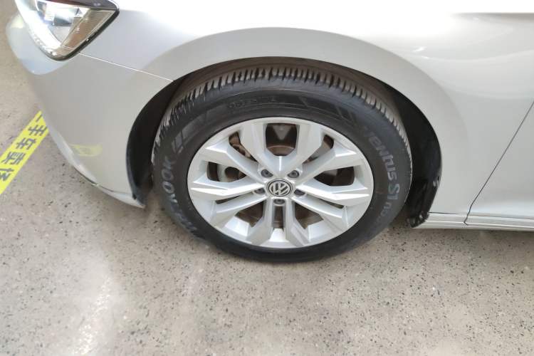 Used Volkswagen Magotan 2018 Facelift 330TSI DSG Luxury Model Exterior 7