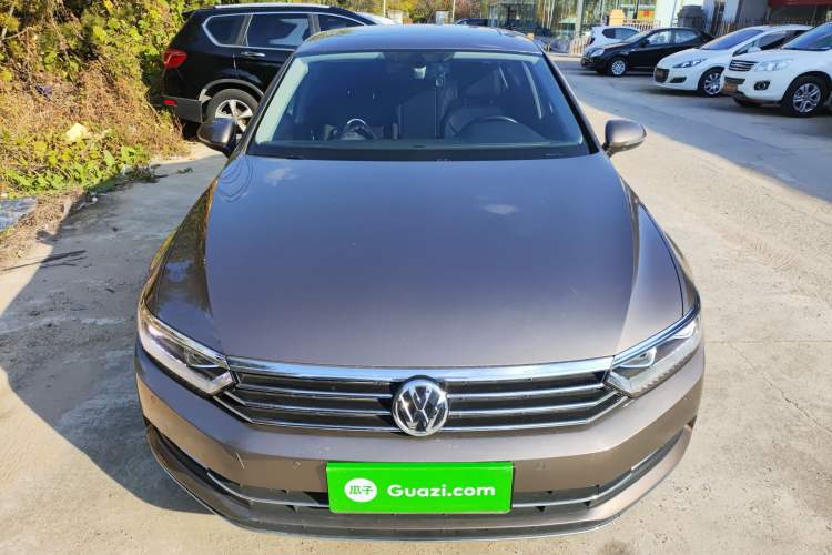 Used Volkswagen Magotan 2018 330TSI DSG Luxury Model Front