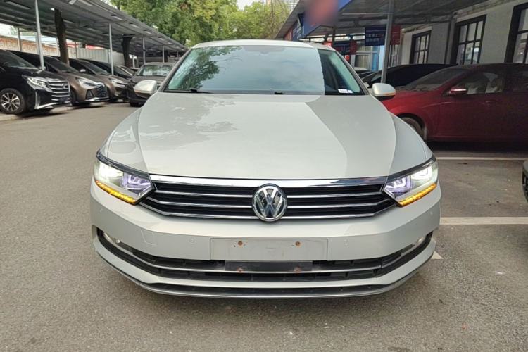 Used Volkswagen Magotan 2018 Facelift 330TSI DSG Luxury Model Front