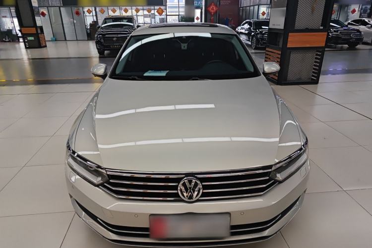 Used Volkswagen Magotan 2018 330TSI DSG Luxury Model Front