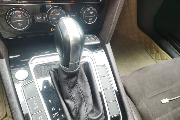 Used Volkswagen Magotan 2018 380TSI DSG Prestige Model Gear Lever