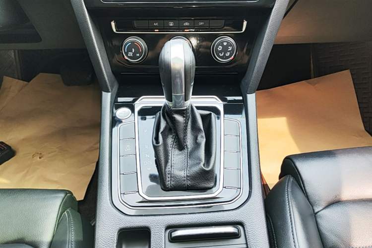 Used Volkswagen Magotan 2018 330TSI DSG Advanced Model Gear Lever