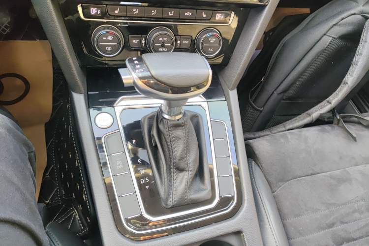 Used Volkswagen Magotan 2018 330TSI DSG Luxury Model Gear Lever