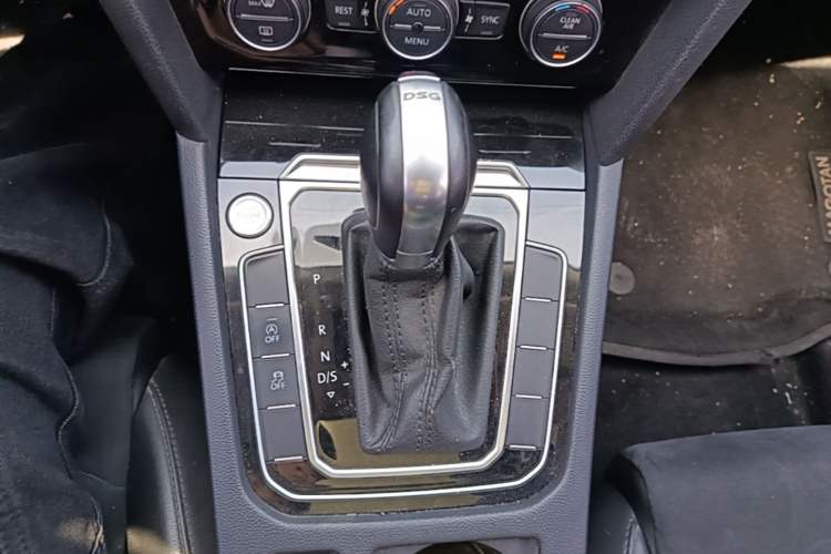 Used Volkswagen Magotan 2018 330TSI DSG Luxury Model Gear Lever