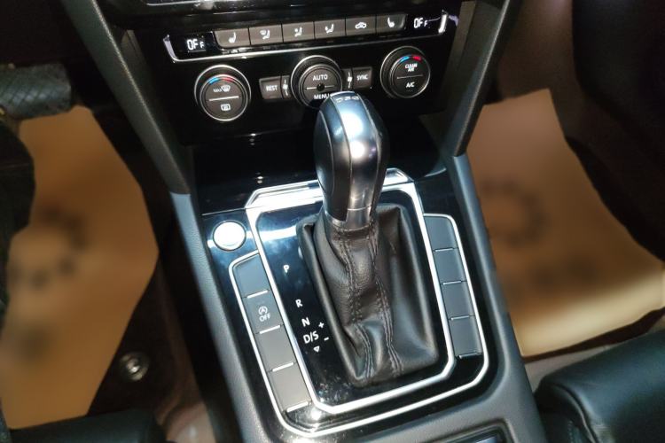Used Volkswagen Magotan 2018 Facelift 330TSI DSG Luxury Model Gear Lever