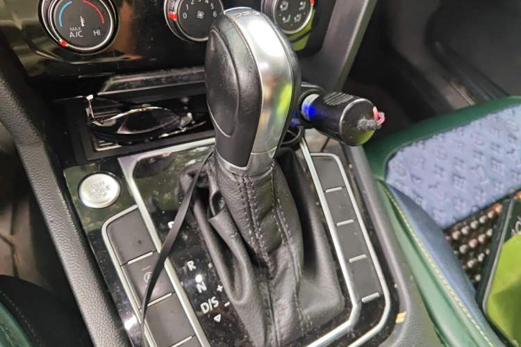 Used Volkswagen Magotan 2018 330TSI DSG Advanced Model Gear Lever