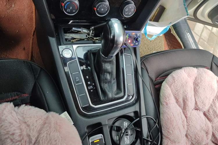 Used Volkswagen Magotan 2018 330TSI DSG Advanced Model Gear Lever