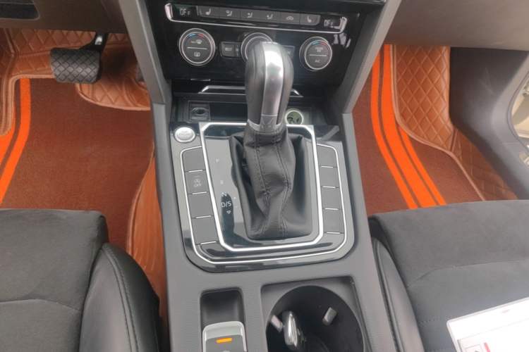 Used Volkswagen Magotan 2018 330TSI DSG Luxury Model Gear Lever